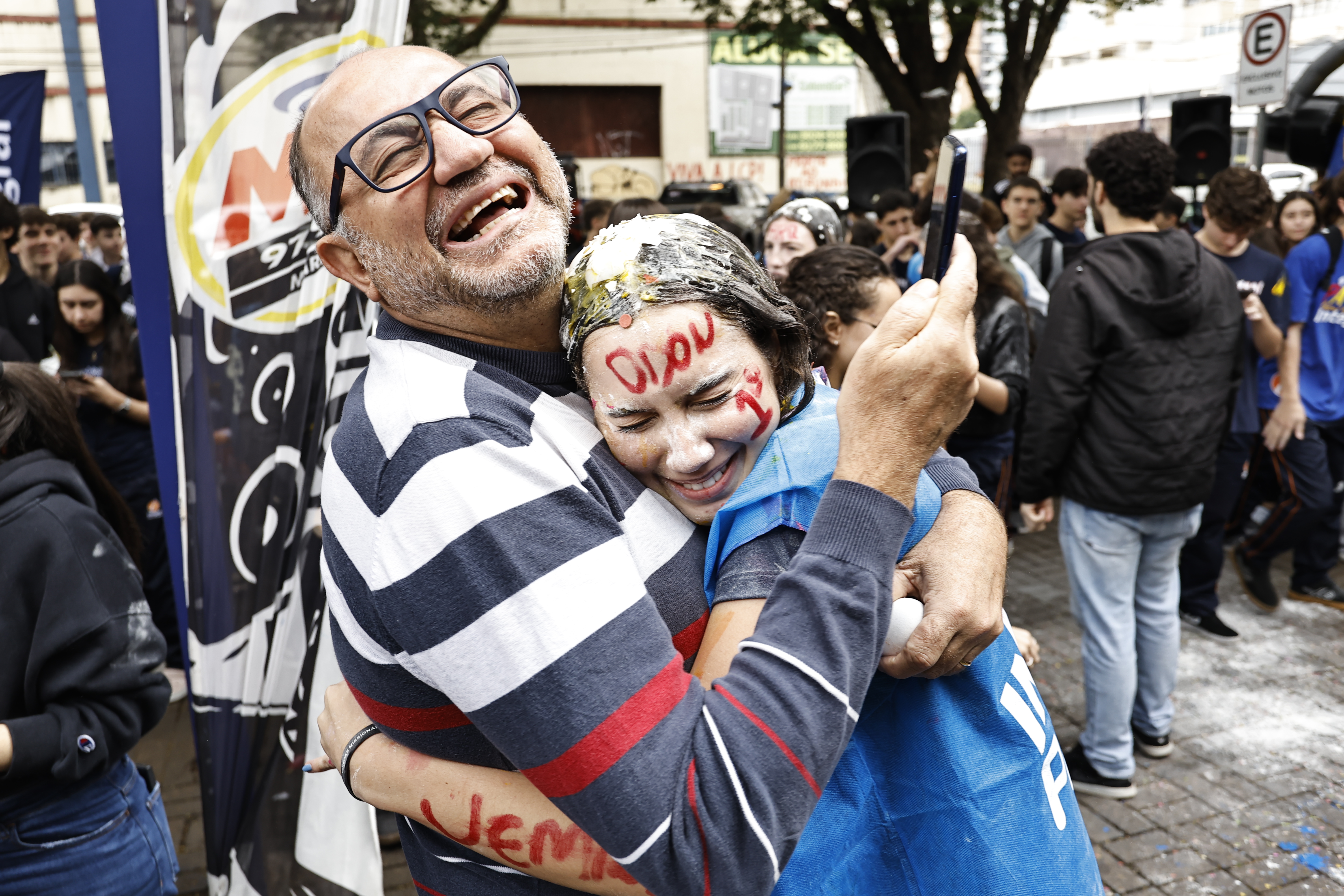 Celebração de aprovação de alunos do Colégio Integral